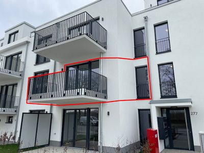 Schöne 2-Zimmer-Wohnung mit Balkon, Einbauküche & direktem Rheinblick
