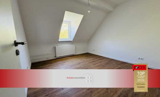 Kernsaniert: 2-Zimmer-Dachgeschosswohnung in gepflegtem Mehrfamilienhaus auf der Parkinsel