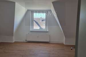 Schöner wohnen. Wuppertal-Zoo. Dachgeschoss-Wohnung, ohne Balkon – Siegfriedstraße 39, 42117 Elberfeld West, Wuppertal – Vorschaubild 3