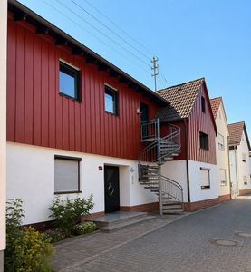 Viel Raum für Ihre Wohnideen – charmantes Haus mit zwei Wohneinheiten in Frankfurt-Harheim