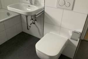 Ganz oben: : schöne  renovierte 3 Zimmer Whg. mit Essdiele und Südterrasse – Karl-Witthalm-Str. 25, 81375 Neuhadern, München – Vorschaubild 16