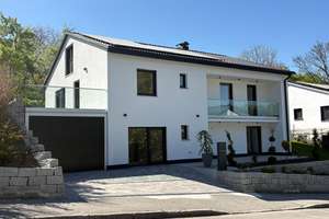 Traumhaus in Bestlage von Landshut  – Die vollständige Adresse der Immobilie erhältst du vom Anbieter., 84036 Berg, Landshut – Vorschaubild 1