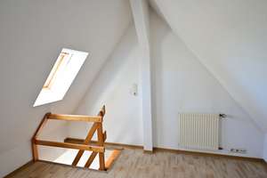 Charmante 3,5-Zimmer-Maisonette-Dachgeschosswohnung in ruhiger Lage von Bochum-Wiemelhausen – Memeler Str. 7, 44789 Wiemelhausen, Bochum – Vorschaubild 5