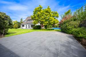 Freistehendes Einfamilienhaus in attraktiver Lage mit Pool, Sauna & Doppelgarage – Die vollständige Adresse der Immobilie erhältst du vom Anbieter., 41199 Odenkirchen-Mitte, Mönchengladbach – Vorschaubild 5