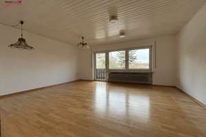 Viel Platz für zwei Familien – ZFH mit Balkon, Terrasse und großem Grundstück in 91719 Heidenheim – Die vollständige Adresse der Immobilie erhältst du vom Anbieter., 91719 Heidenheim – Vorschaubild 7