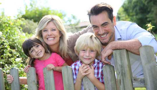 Bild von ***Ein Weihnachtsgeschenk für die ganze Familie - Ein Zuhause, das bleibt, wenn die Lichter ausgehen
