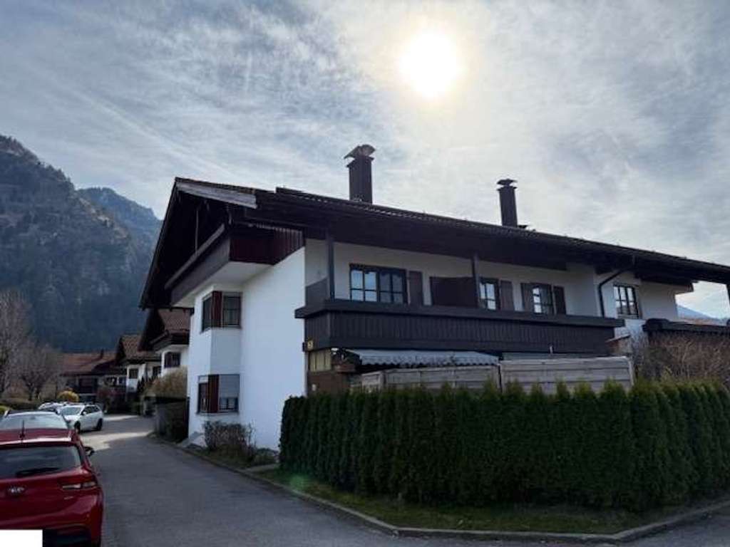 Immobilie in Marquartstein - Wohnen auf zwei Ebenen – Ihr Rückzugsort in den Bergen wartet - Bild 0