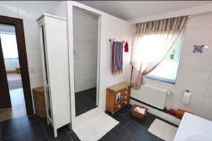 Charmantes Einfamilienhaus mit Kamin, Sauna und Garten in Hitzhusen – Die vollständige Adresse der Immobilie erhältst du vom Anbieter., 24576 Hitzhusen – Vorschaubild 4