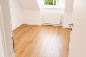 Frisch renovierte 4-Zimmer-Dachgeschosswohnung mit Balkon in ruhiger Lage – grasseler straße 90, 38110 Wabe-Schunter-Beberbach, Braunschweig – Vorschaubild 7