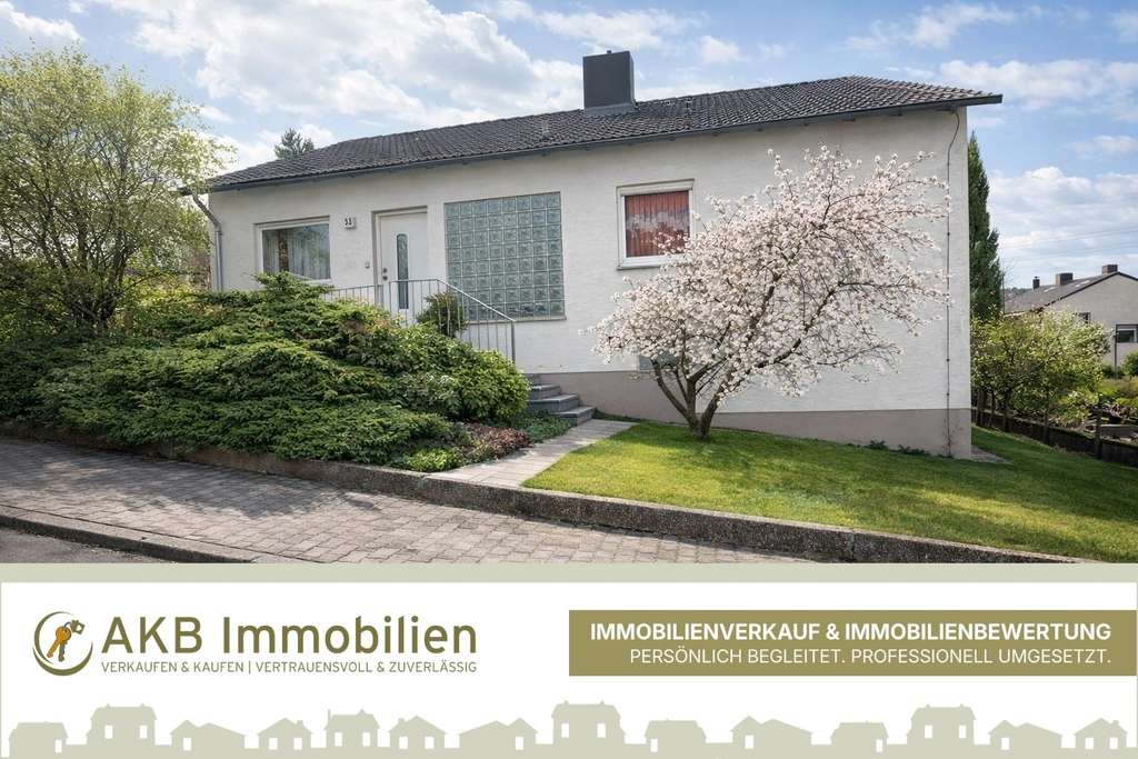 Immobilie in Lauterbach - Einfamileinhaus mit Garten und Garage in Lauterbach (Stadt) - Bild 2