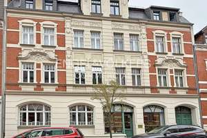 Denkmalgeschütztes Wohn- und Geschäftshaus in zentraler Lage