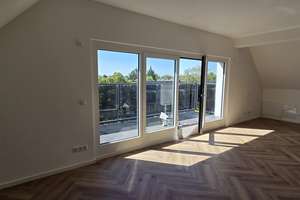 Neubezug nach Kernsanierung - Gehobene Dachgeschosswohnung mit 2 Zimmern und modernem Flair in Bilk  – Fleher Straße 154, 40223 Bilk, Düsseldorf – Vorschaubild 3