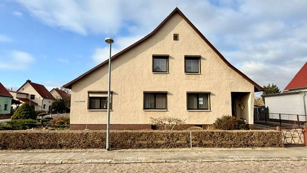 Immobilie in Bad Belzig - *** Wohnhaus mit Einliegerwohnung und *-Baugrundstück-* in ruhiger und bevorzugter Siedlungslage *** - Bild 4