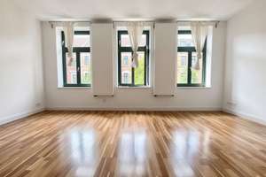 Bezugsfrei: Saniertes Denkmal –  2 Zimmer - 59 m², Balkon, Aufzug & Energieklasse A