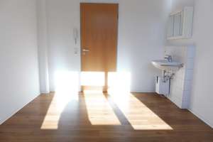 Zentrumsnahes Studentenzimmer in einem Studentenwohnheim in Reutlingen – Wörthstrasse 47, 72764 Reutlingen-Mitte, Reutlingen – Vorschaubild 2