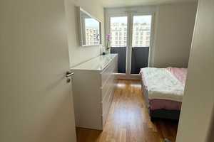 NEUBAU: 2 Zimmer verteilt auf 60 m² Wohnen + Balkon und Lift + Dachterrasse, inkl. großer TG-Stellpl – München – Vorschaubild 6