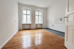 RUHIGE ALTBAUPERLE: STILVOLLE 2-ZIMMER-WOHNUNG MIT BALKON IM HERZEN VON FRIEDENAU I PROVISIONSFREI – Rheinstraße 50, 12161 Friedenau, Berlin – Vorschaubild 5