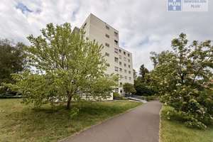 HOMBURG-UNINÄHE; GEPFLEGTE UND HELLE 3 ZKB WOHNUNG MIT EBK; BALKON UND GARAGE – Die vollständige Adresse der Immobilie erhältst du vom Anbieter., 66424 Homburg – Vorschaubild 2