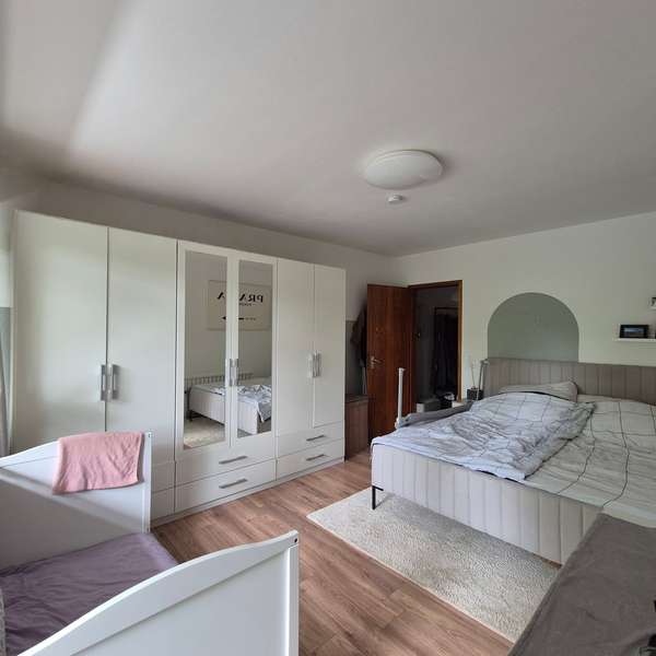 *** helle und schöne 3-Zimmer-Wohnung mit Balkon ***