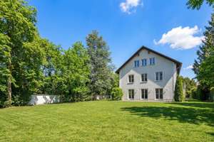 Stilvolle Villa mit parkähnlichem Südwestgrundstück in Bestlage Grünwald – Die vollständige Adresse der Immobilie erhältst du vom Anbieter., 82031 Grünwald – Vorschaubild 2