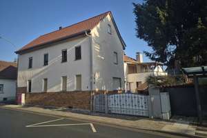Einfamilienhaus mit Einliegerwohnung – Die vollständige Adresse der Immobilie erhältst du vom Anbieter., 61184 Karben – Vorschaubild 1