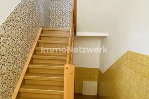 ***Großzügiges Vierfamilienhaus mit Potenzial – Kapitalanlage trifft Lebensqualität*** – Die vollständige Adresse der Immobilie erhältst du vom Anbieter., 95100 Selb – Vorschaubild 5