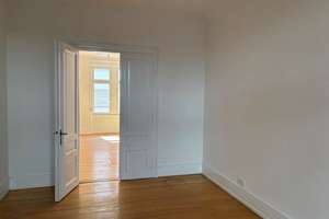 Altbaucharme trifft Wohnkomfort – Stilvolle 4-Zimmer-Wohnung mit Balkon, Tageslichtbad u. Stellplatz – Die vollständige Adresse der Immobilie erhältst du vom Anbieter., 60435 Eckenheim, Frankfurt am Main – Vorschaubild 10