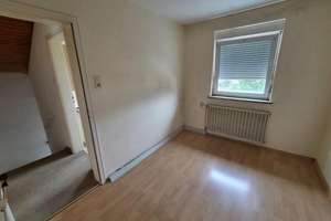Kleines, renovierungsbedürftiges Reihenmittelhaus mit Garage, ruhig im Stadtteil Pfersee gelegen – Die vollständige Adresse der Immobilie erhältst du vom Anbieter., 86157 Pfersee-Süd, Augsburg – Vorschaubild 6