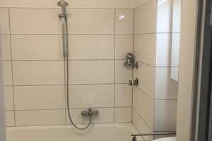 Wohnen mit Charakter: 3-Zimmer-Wohnung in Karlsruhe-Daxlanden – Rheinhafenstr. 86, 76189 Daxlanden, Karlsruhe – Vorschaubild 2