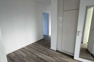 Großzügige 3-Zimmer-Wohnung (108m²) mit Balkon in Augsburg-Lechhausen – Die vollständige Adresse der Immobilie erhältst du vom Anbieter., 86165 Lechhausen-Ost, Augsburg – Vorschaubild 8