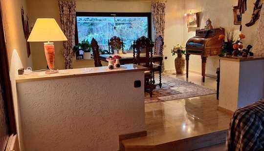 Bild von Clever durchdachtes Mehrfamilienhaus mit vielen Möglichkeiten - in begehrter Lage Oberwalluf