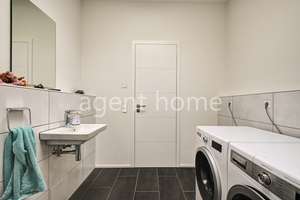 MÖBLIERT - PENTHOUSE IN REUTLINGEN - Tolle Wohnung mit Balkon – Die vollständige Adresse der Immobilie erhältst du vom Anbieter., 72760 Reutlingen-Mitte, Reutlingen – Vorschaubild 46
