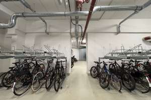 Über den Dächern von Frankfurt: Moderne 1-Zimmer-Wohnung mit einzigartigem Balkon – Ferdinand-Happ-Straße 25, 60314 Ostend, Frankfurt am Main – Vorschaubild 9