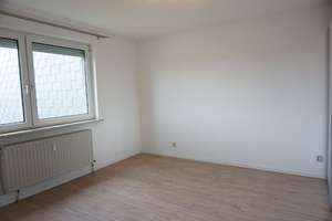 Vermietete 3-Zimmer-Wohnung mit Balkon, Einbauküche und Garage in Leverkusen-Steinbüchel – Die vollständige Adresse der Immobilie erhältst du vom Anbieter., 51377 Steinbüchel, Leverkusen – Vorschaubild 8