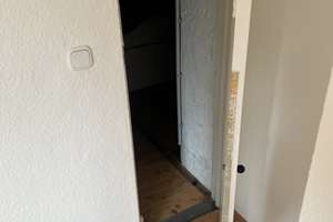 Gepflegte 2 Zimmer Dachgeschoss Wohnung zu vermieten – Sursstr. 20, 45143 Altendorf, Essen – Vorschaubild 5