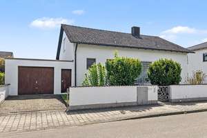 Einfamilienhaus in Ingolstadt-Ringsee mit großem Grundstück und Ausbaupotenzial im Dachgeschoss – Die vollständige Adresse der Immobilie erhältst du vom Anbieter., 85053 Südost, Ingolstadt – Vorschaubild 1