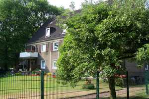 Charmante 2,5 Zimmer Dachgeschosswohnung in Gelsenkirchen-Buer – Mühlenstr. 118, 45896 Gelsenkirchen – Vorschaubild 2