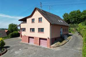 Traumhafte Lage, großes Grundstück, 3 Wohneinheiten - Mehrfamilienhaus in Herbolzheim-Broggingen – Die vollständige Adresse der Immobilie erhältst du vom Anbieter., 79336 Herbolzheim – Vorschaubild 1