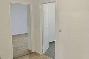 Bezugsfreie 4-Zimmer-Wohnung nahe Tegeler See – Balkon & Familiengrundriss – Die vollständige Adresse der Immobilie erhältst du vom Anbieter., 13507 Tegel, Berlin – Vorschaubild 7
