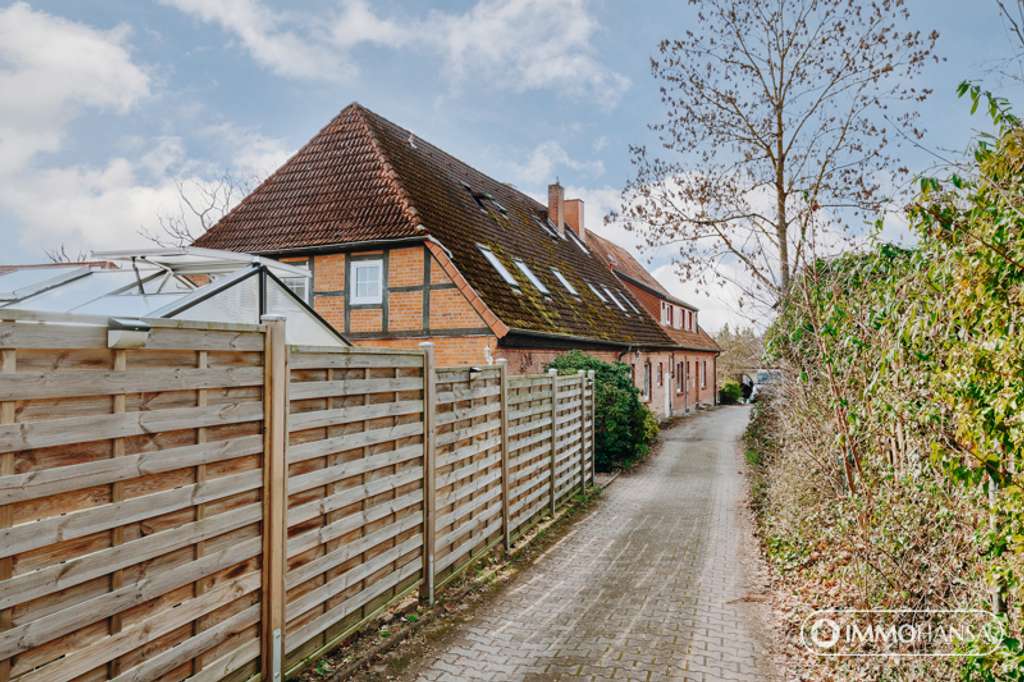 Immobilie in Deutsch Evern - + Landhauscharme trifft Rendite +
Gepflegtes Mehrfamilienhaus mit 5 WE und attraktivem Ertrag - Bild 2