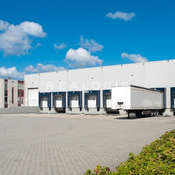 Ca. 8.500 qm Logistikfläche | Rampe | ca. 8 m UKB !