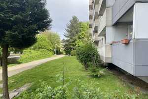 15-fache Rendite: Fliederhaus mit 18 Balkonwohnungen, Gartengrundstück & Garagen -  € 1.300/m² Wfl. – Aachen – Vorschaubild 2