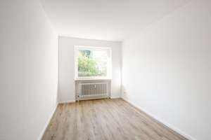 Sonnige 3,5-Zimmer mit Süd-Ost-Balkon, 25 m²-Hobbyraum und TG-Option in ruhiger Lage – Die vollständige Adresse der Immobilie erhältst du vom Anbieter., 22159 Farmsen-Berne, Hamburg – Vorschaubild 10