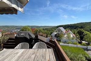 Neuwertige 4,5-Zimmer-Wohnung mit Balkon und EBK in Stuttgart