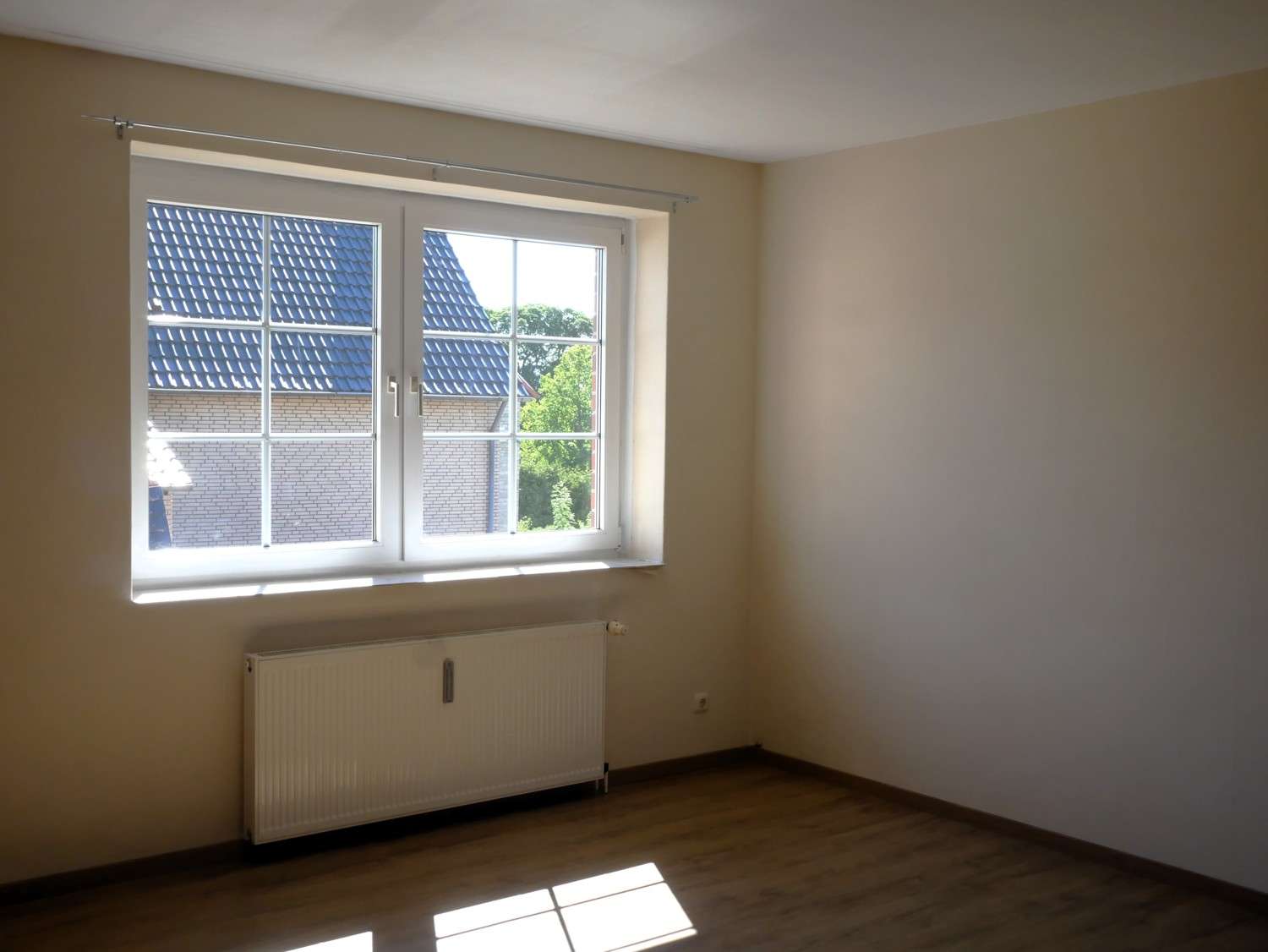 Immobilie in Schöningen - Zwei Zweifamilienhäuser mit Ausbaureserve und vier Garagen im Doppelpack - Bild 6