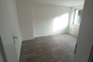 Sanierte 2-Raum-Wohnung mit Dusche und Balkon! – Südstraße 6a, 8412 Werdau – Vorschaubild 4