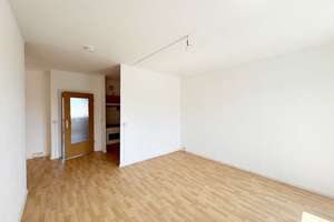"Schöne 3-Zimmer-Wohnung mit Balkon, Einbauküche und tollem Grundriss" – Albert-Köhler-Straße 10, 9122 Morgenleite, Chemnitz – Vorschaubild 12
