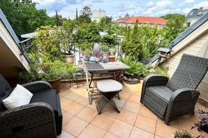 ca. 10 m²  West-Terrasse und ein Kamin im Wohnbereich – Hundekehlestraße 33, 14199 Schmargendorf, Berlin – Vorschaubild 1