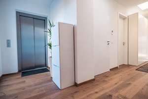 Helles Vollmöbliertes Penthouse Apartment in Neubau (3 Zimmer/121qm+Parking+Gym-Room) [ENG+DE+ESP] – Weinbergerstraße 61, 81241 Pasing, München – Vorschaubild 26