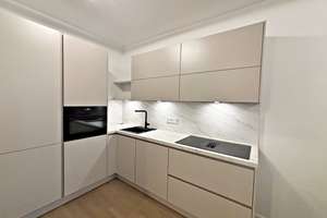 Hochwertig möblierte 2-Zimmer-Wohnung mit großzügigem Balkon – Die vollständige Adresse der Immobilie erhältst du vom Anbieter., 40219 Unterbilk, Düsseldorf – Vorschaubild 4